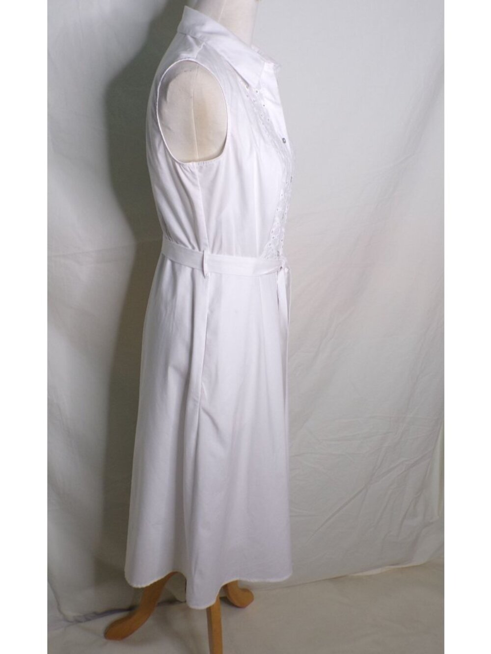 🆕NANETTE LEPORE Belted Eyelet Flare Shirt Dress White 8 - Picture 6 of 9